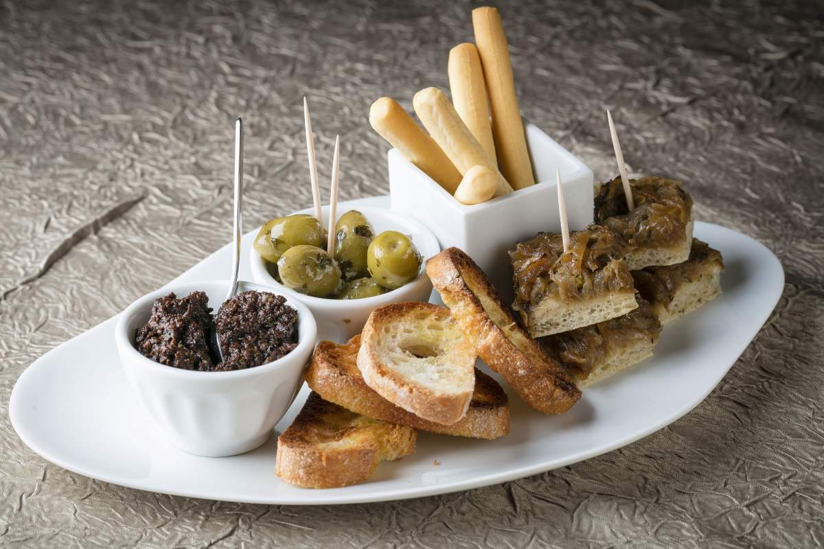 Plat apéritif au Restaurant Gastronomique Les Terrasse de Guilles à Lourmarin dans le Luberon